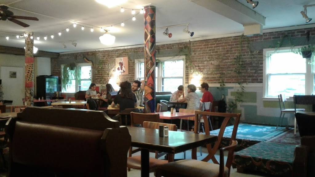 Red Herring Vegetarian Restaurant | restaurant | 1209 W Oregon St, Urbana, IL 61801, USA | 2173672340 OR +1 217-367-2340