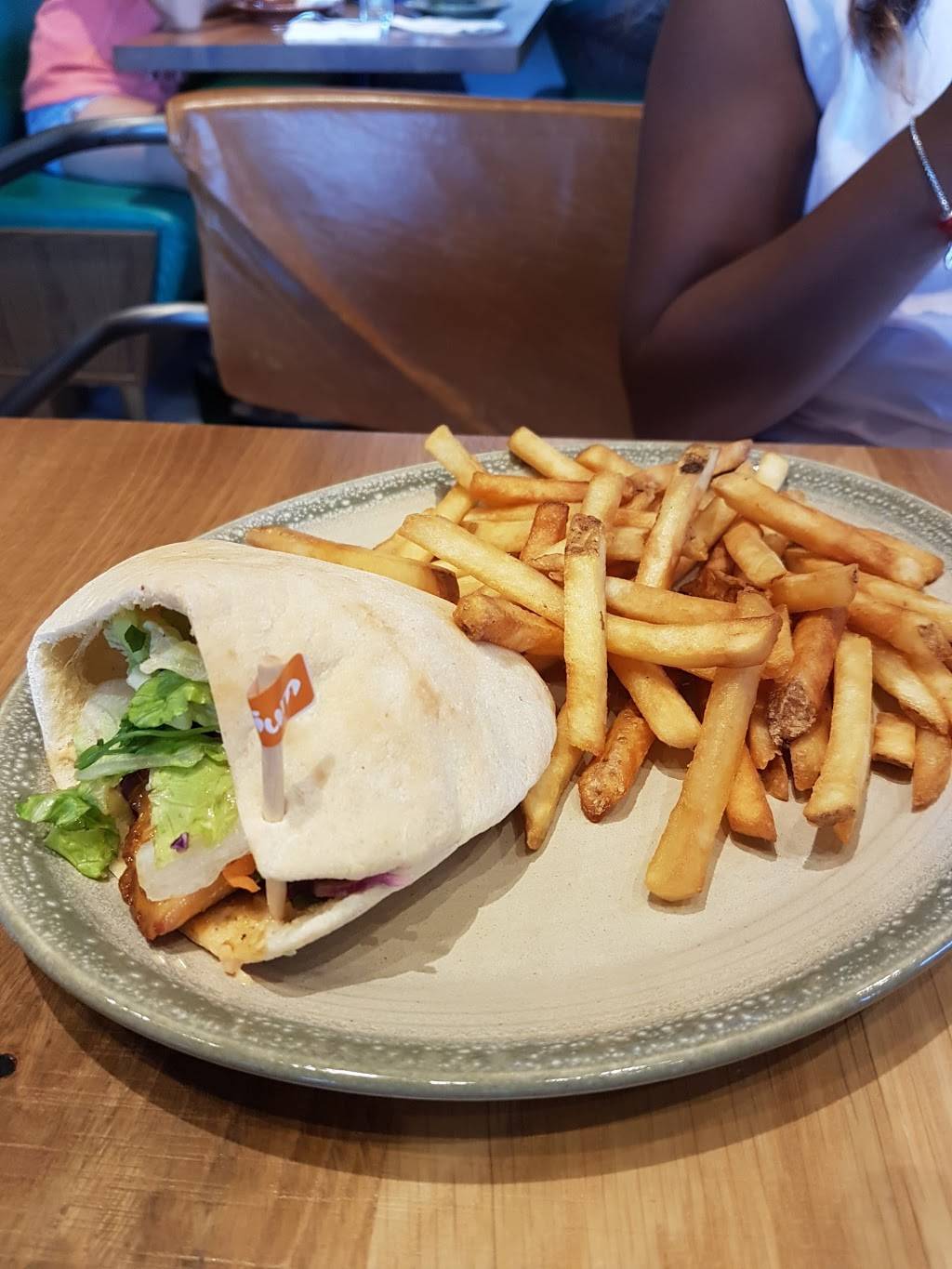 Nandos | meal takeaway | 855 Taunton Rd E, Oshawa, ON L1H 7K5, Canada | 9057257474 OR +1 905-725-7474