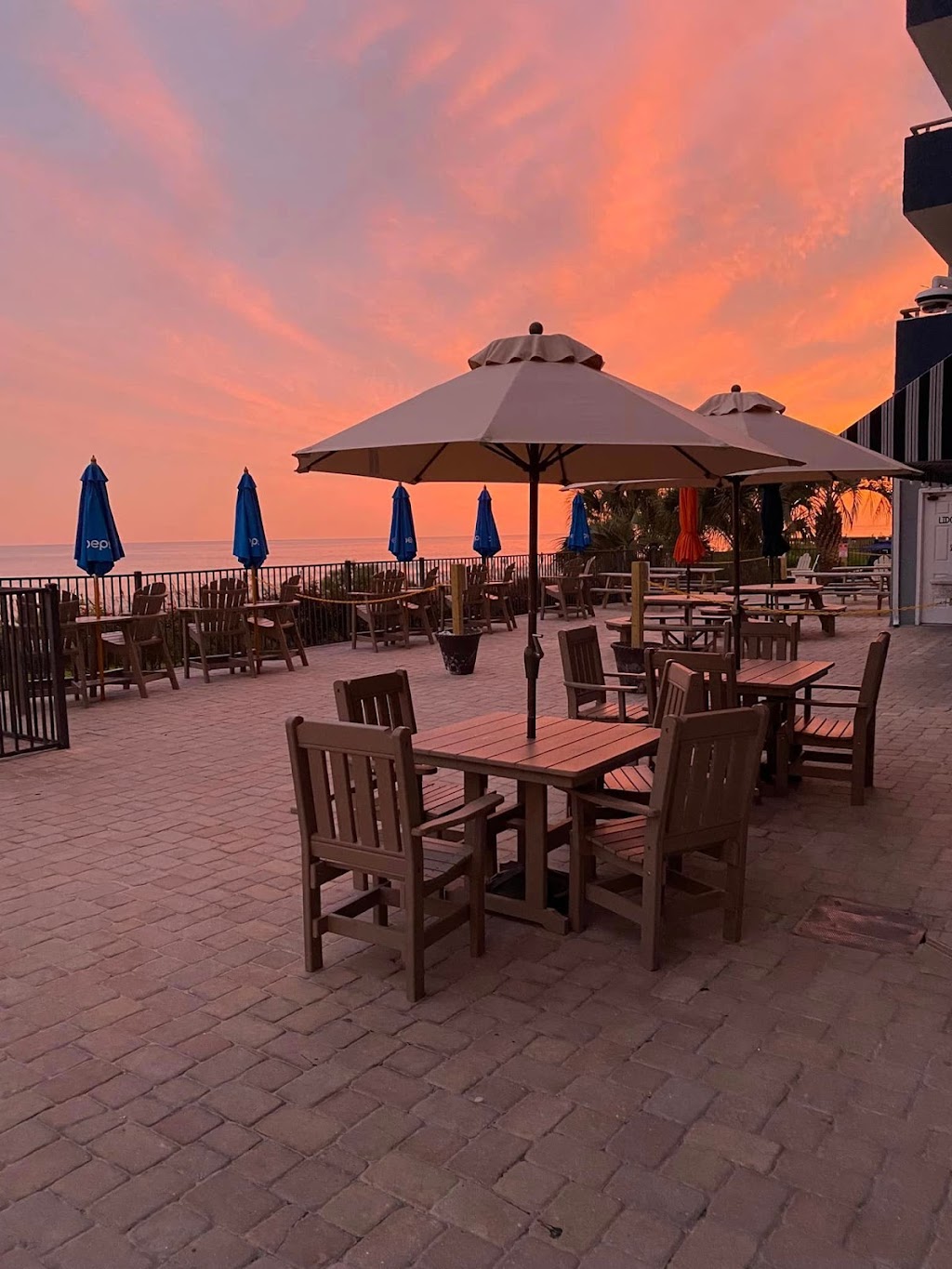 Bluewater Resort | night club | 2001 S Ocean Blvd, Myrtle Beach, SC 29577, USA | 8548543631 OR +1 854-854-3631