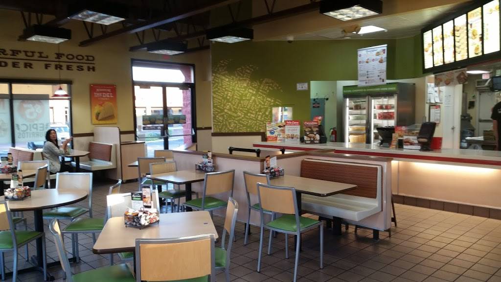 Del Taco | meal takeaway | 8471 W Sahara Ave, Las Vegas, NV 89117, USA | 7022408450 OR +1 702-240-8450