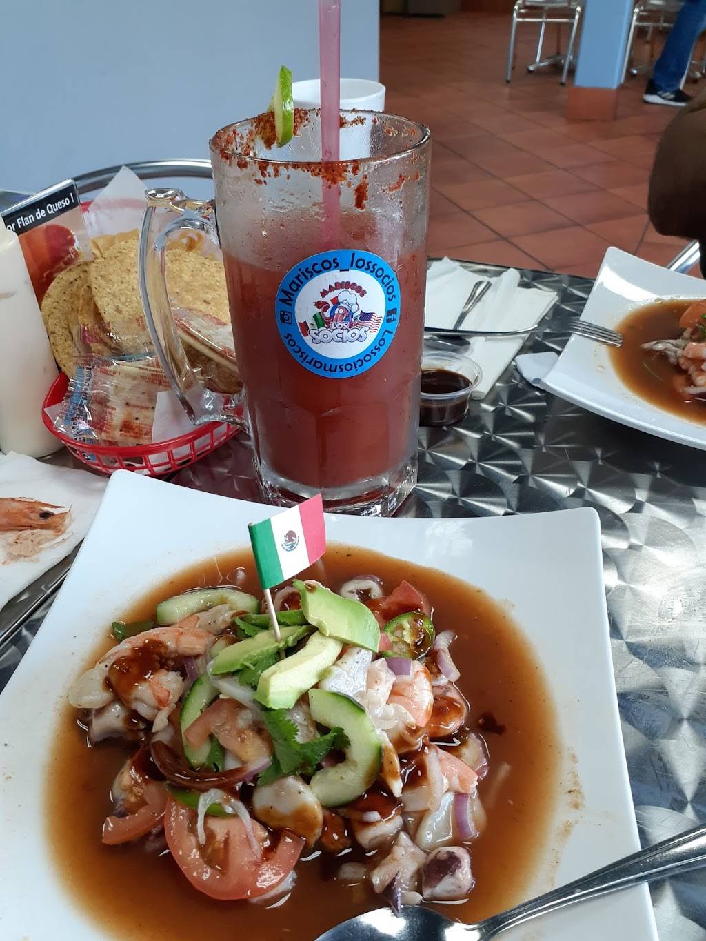 Mariscos los socios | restaurant | 404 S Vine Ave, Ontario, CA 91762, USA | 9099062030 OR +1 909-906-2030