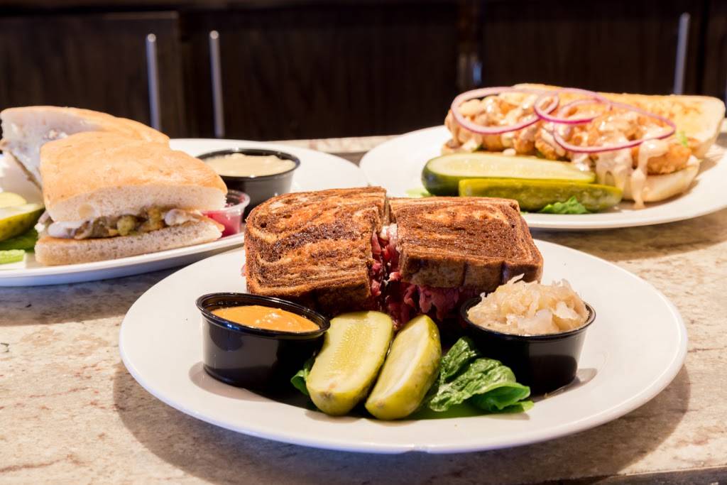 Metro Grill & Bar | restaurant | 2019 Essington Rd, Joliet, IL 60435, USA | 8155778191 OR +1 815-577-8191