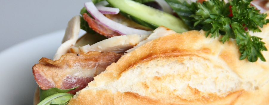 The Daily Grind | restaurant | 1 Market Square, Lake Forest, IL 60045, USA | 8476044262 OR +1 847-604-4262