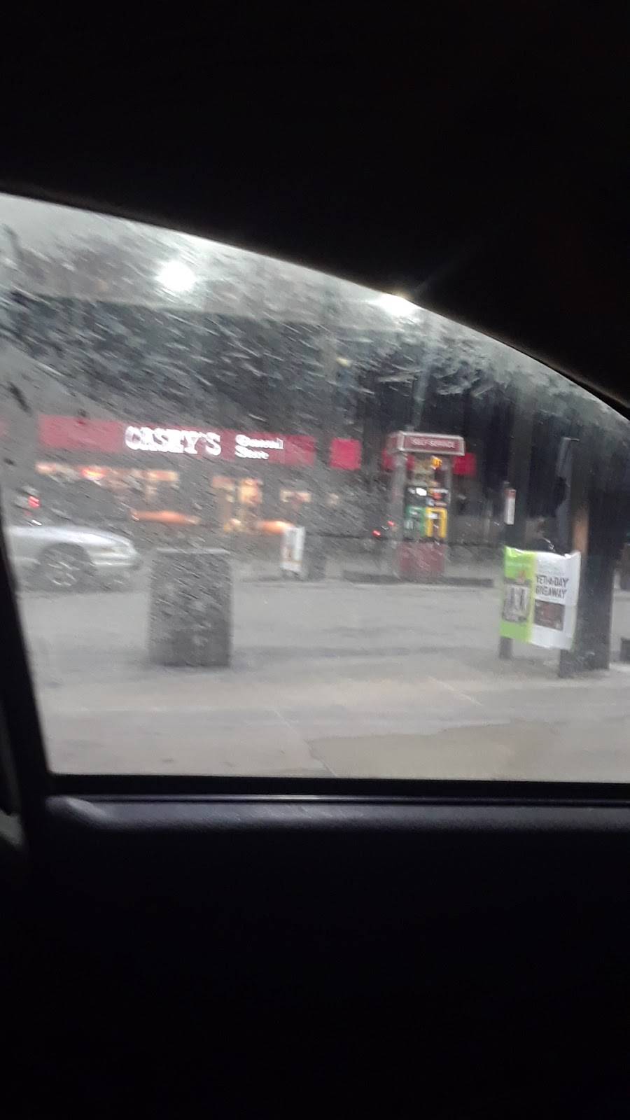 Caseys | meal takeaway | 2530 E Broadway, Alton, IL 62002, USA | 6184656895 OR +1 618-465-6895