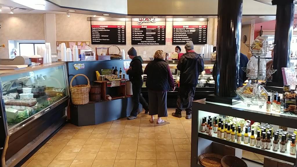 Ginos Italian Deli | restaurant | 4606 Verona Rd, Madison, WI 53711, USA | 6082731981 OR +1 608-273-1981