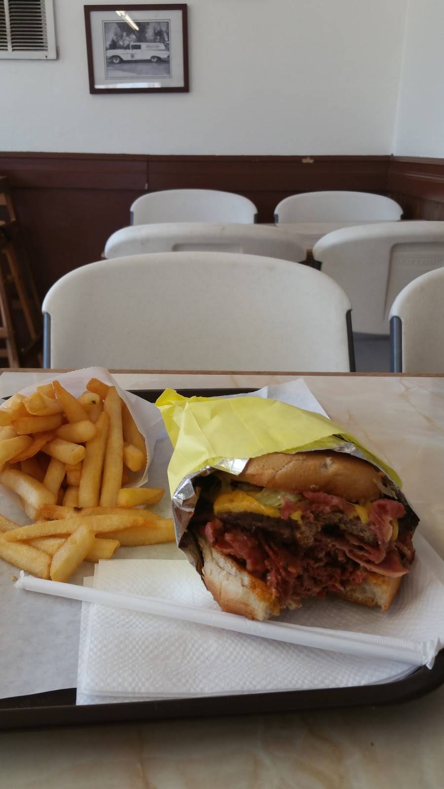 Phils Charbroiled Burgers | restaurant | 835 E 3rd St, San Bernardino, CA 92410, USA | 9098840564 OR +1 909-884-0564