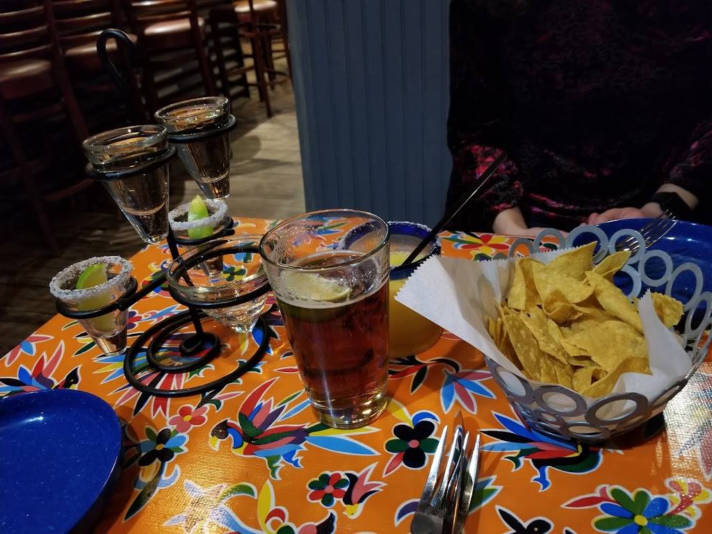 tKila Latin Kitchen & Bar | restaurant | 42010 Village Center Plaza #170, Aldie, VA 20105, USA | 7033275490 OR +1 703-327-5490