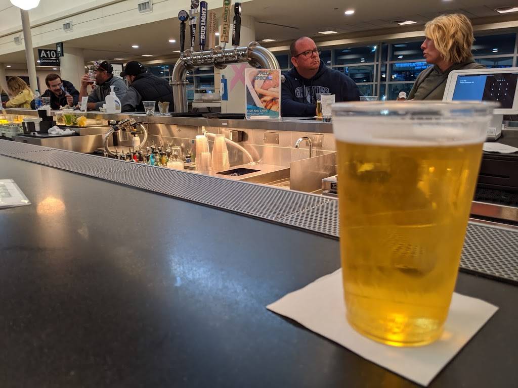 Harry Carays | restaurant | 5700 S Cicero Ave, Chicago, IL 60638, USA | 7739486300 OR +1 773-948-6300