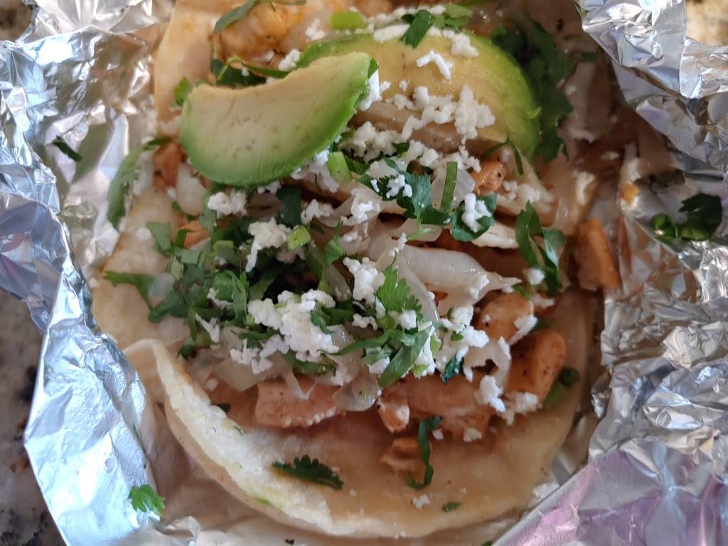 LAZ TREZ REYNAZ | restaurant | 11250 Veterans Memorial Dr, Houston, TX 77067, USA | 2819486511 OR +1 281-948-6511