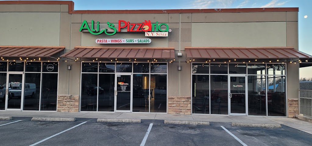 Alis Pizzaria | restaurant | 15179 Judson Rd #107, San Antonio, TX 78247, USA | 2108881441 OR +1 210-888-1441