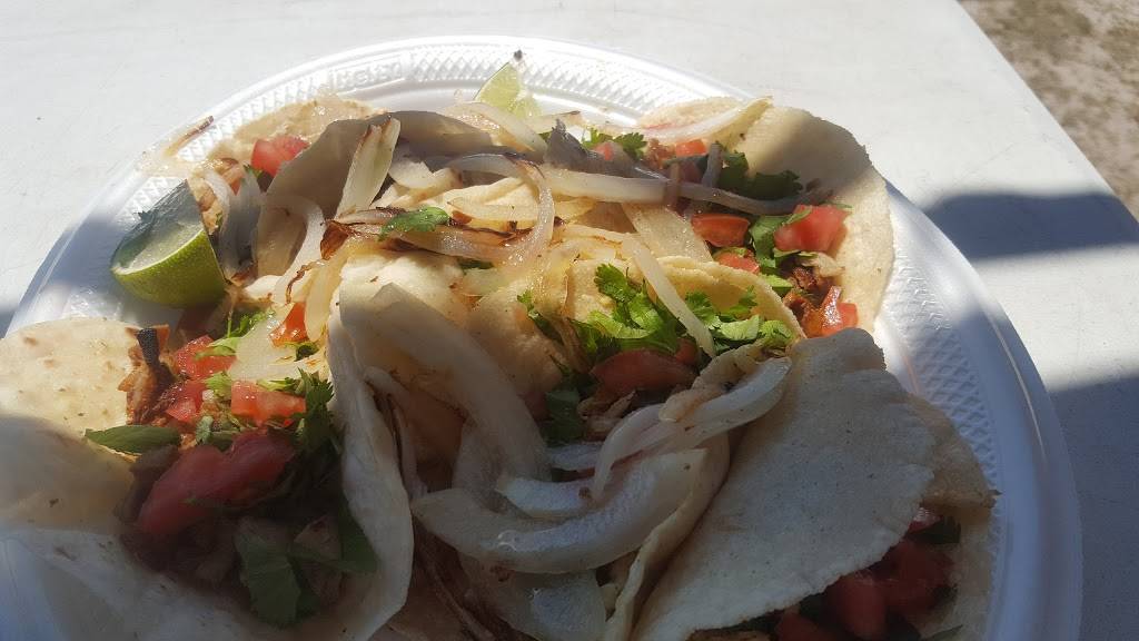 Nicholas Family Restaurant | restaurant | 615 N 6th Ave, Wauchula, FL 33873, USA | 8637732333 OR +1 863-773-2333