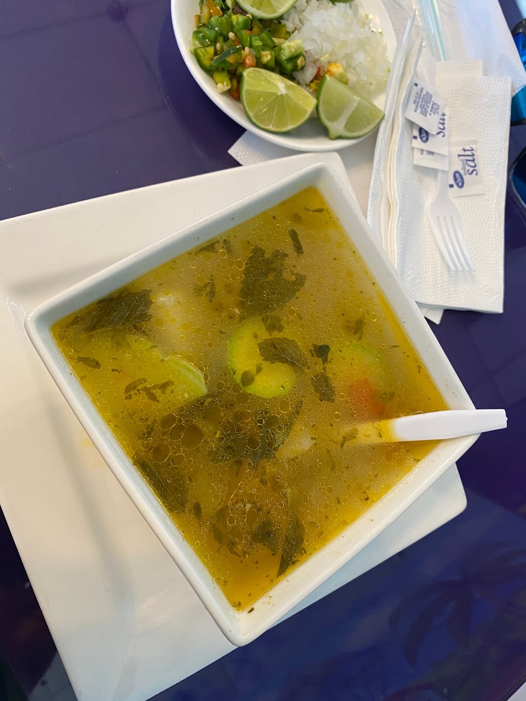 Mi Lindo San Vicente | restaurant | 8420 State St, South Gate, CA 90280, USA | 3235387440 OR +1 323-538-7440