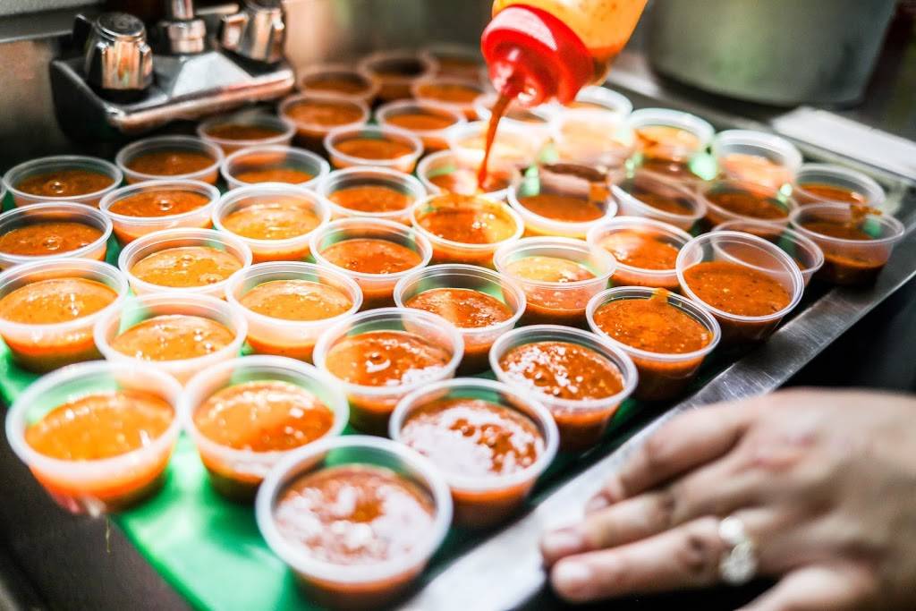 Azteca Taco Truck | restaurant | 2012 W College Ave, Milwaukee, WI 53221, USA | 4147128212 OR +1 414-712-8212