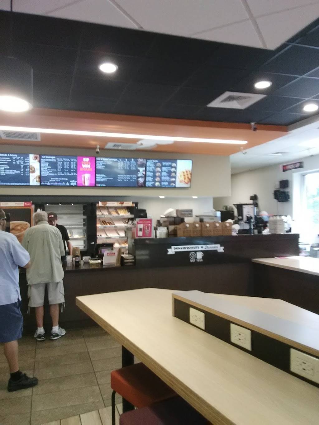 Dunkin | cafe | 1461 Main St, Dunedin, FL 34698, USA | 7272101678 OR +1 727-210-1678