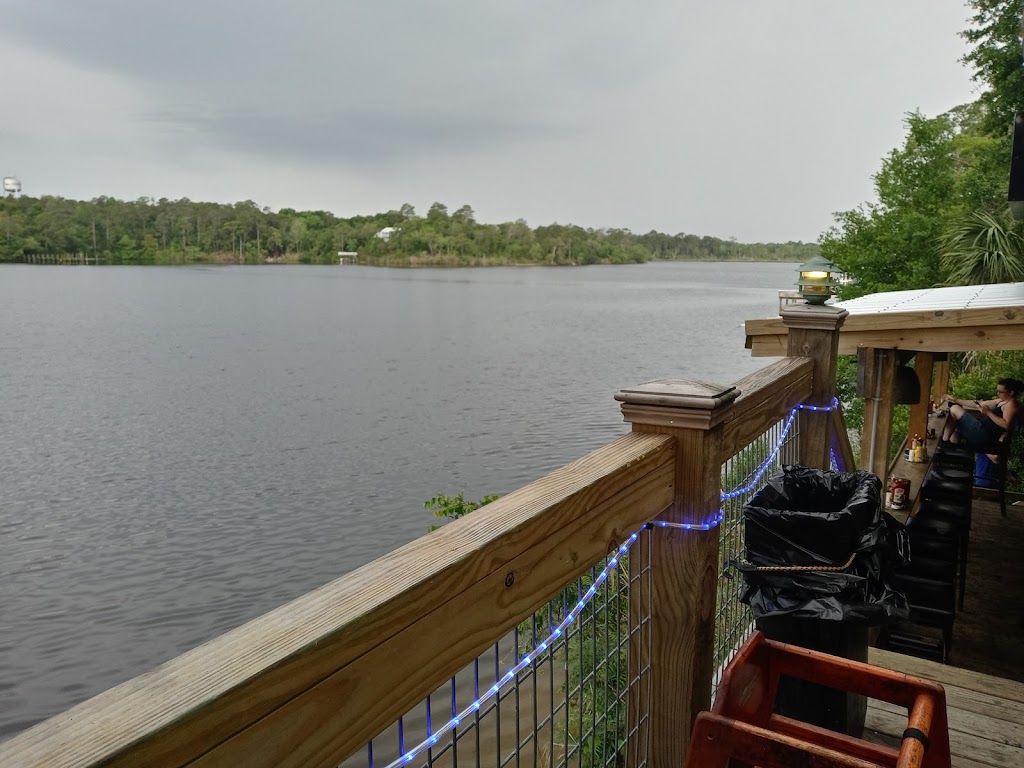 Docs Oyster Bar | restaurant | 303 Glen Avenue, Behind Compass Rose, Valparaiso, FL 32580, USA | 8507290406 OR +1 850-729-0406