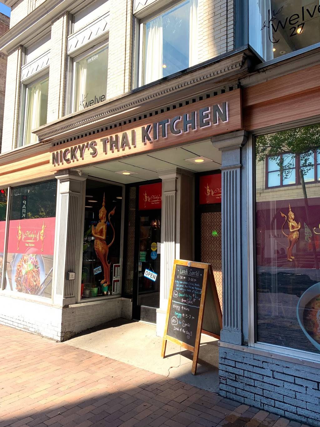Nickys Thai Kitchen | restaurant | 903 Penn Ave, Pittsburgh, PA 15222, USA | 4124718424 OR +1 412-471-8424