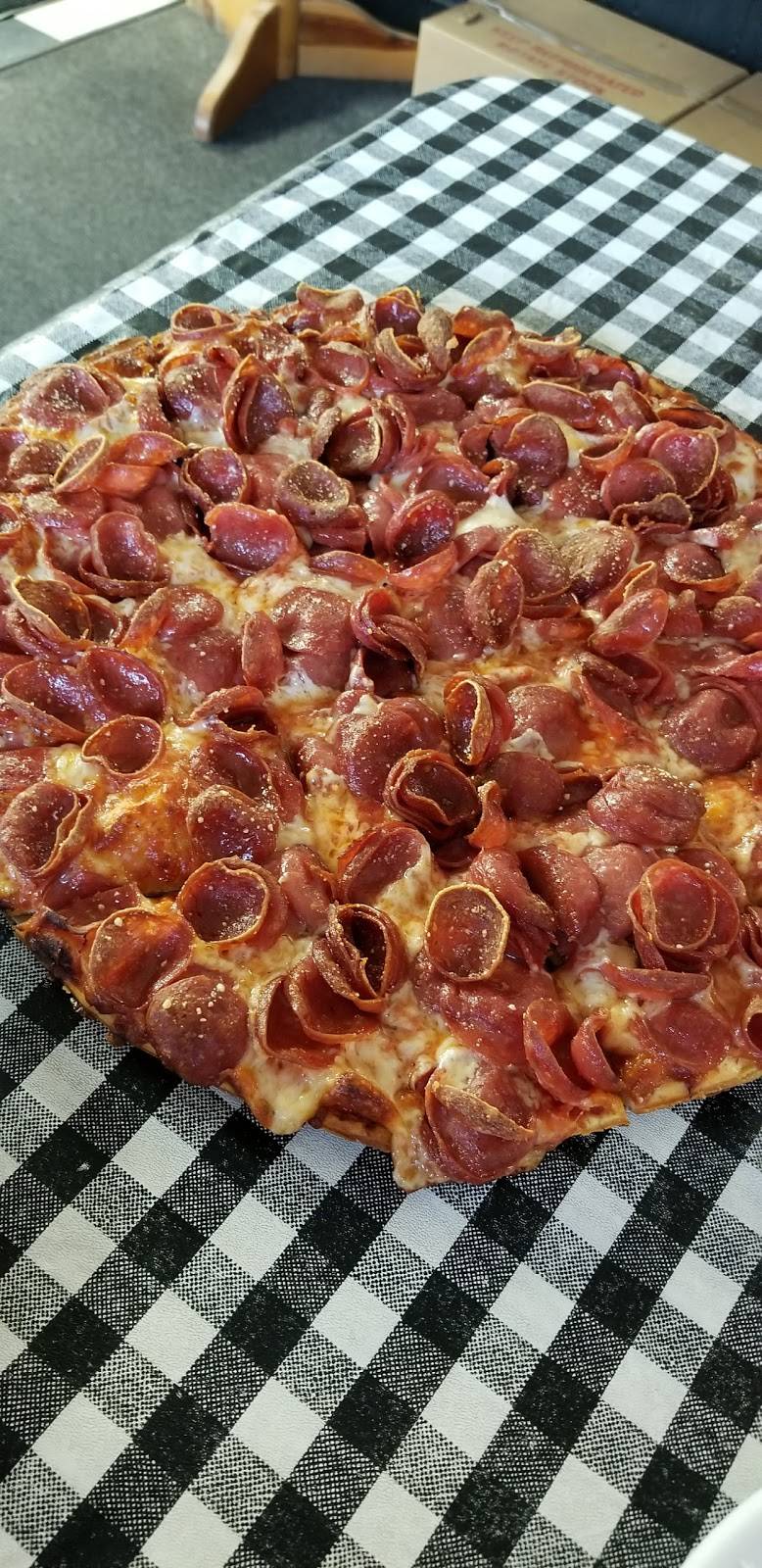 Josies Pizza Hilltop | restaurant | 3205 W Broad St, Columbus, OH 43204, USA | 6142747822 OR +1 614-274-7822