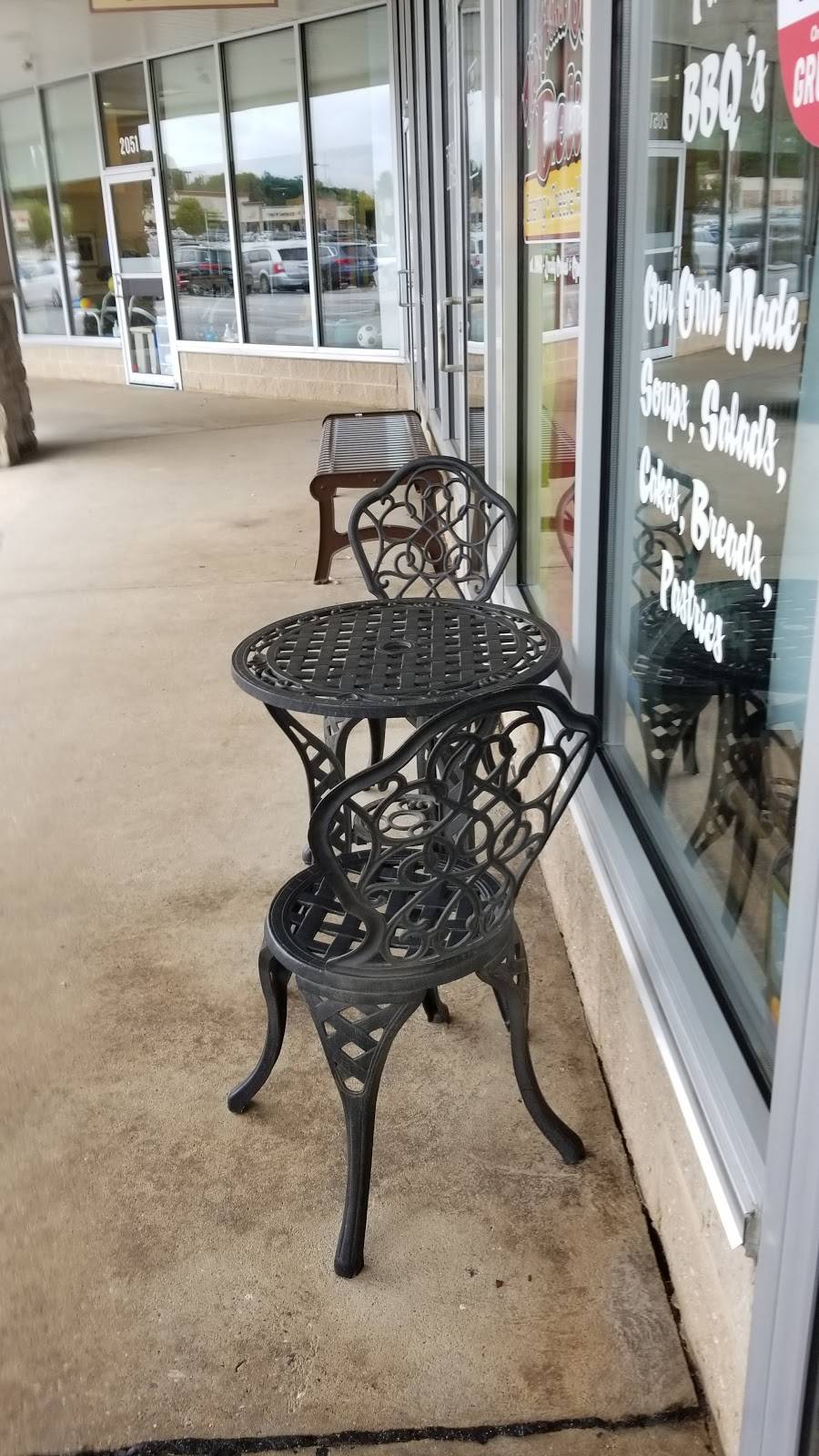 Festive Board | restaurant | 2031 Springwood Rd, York, PA 17403, USA | 7178542420 OR +1 717-854-2420