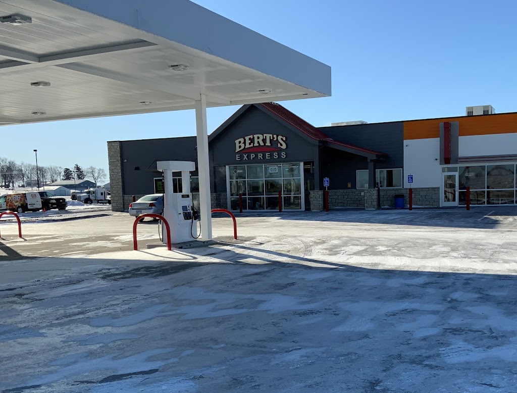 Hunt Brothers Pizza | meal takeaway | 801 W 1st St, Fairview, KS 66425, USA | 7854673071 OR +1 785-467-3071