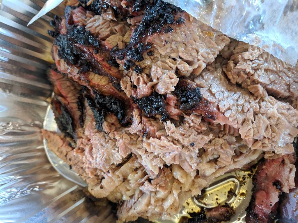 Rudys "Country Store" and Bar-B-Q | restaurant | 2400 N Interstate Hwy 35, Round Rock, TX 78681, USA | 5122442936 OR +1 512-244-2936