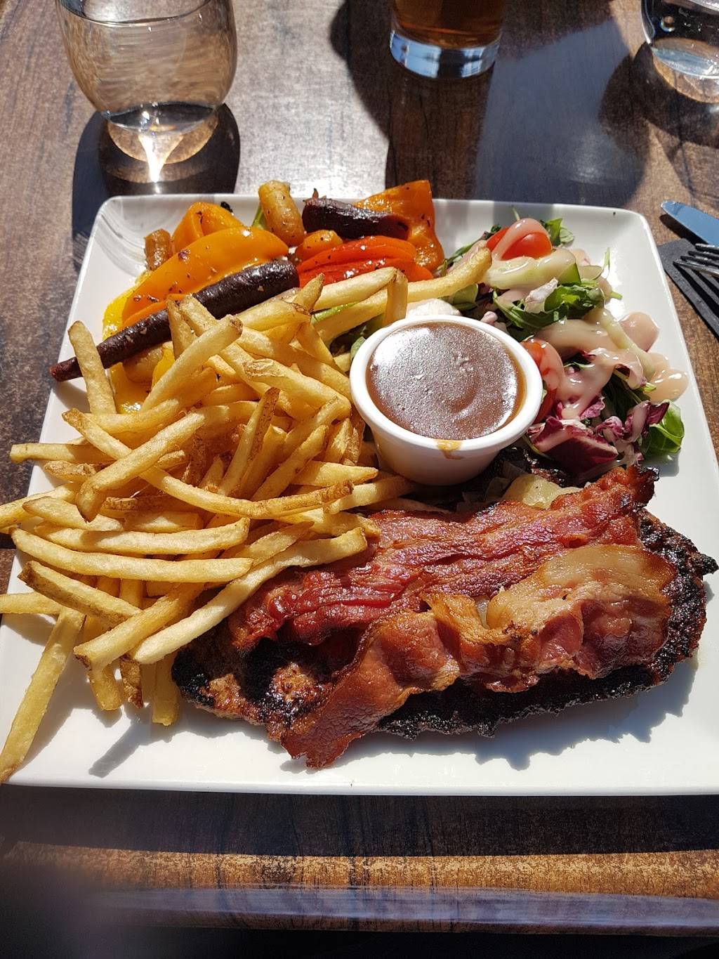 Houston Avenue Bar & Grill | restaurant | 284 Rue des Forges, Trois-Rivières, QC G9A 2G8, Canada | 8195197676 OR +1 819-519-7676