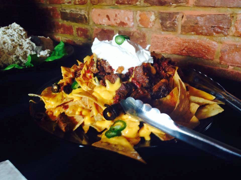 The Pig & Rooster Smokehouse | restaurant | 3242 Foster Ave, Baltimore, MD 21224, USA | 4105221696 OR +1 410-522-1696