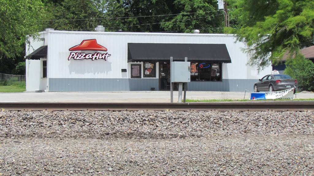 Pizza Hut | meal takeaway | 2504 Bridge St, Scott City, MO 63780, USA | 5733989281 OR +1 573-398-9281