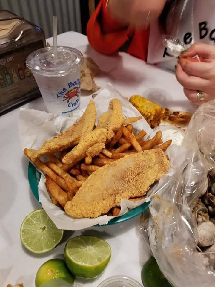 The Boiling Crab | restaurant | 23397 Mulholland Dr, Woodland Hills, CA 91364, USA | 7479008353 OR +1 747-900-8353