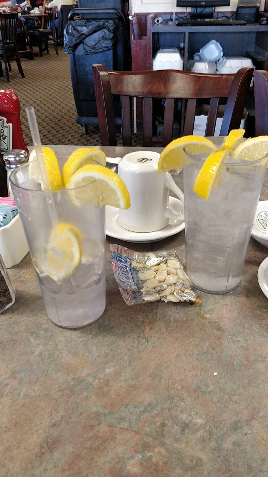 American Table Family Restaurant | restaurant | 603 Plaza Dr, Fostoria, OH 44830, USA | 4194355275 OR +1 419-435-5275