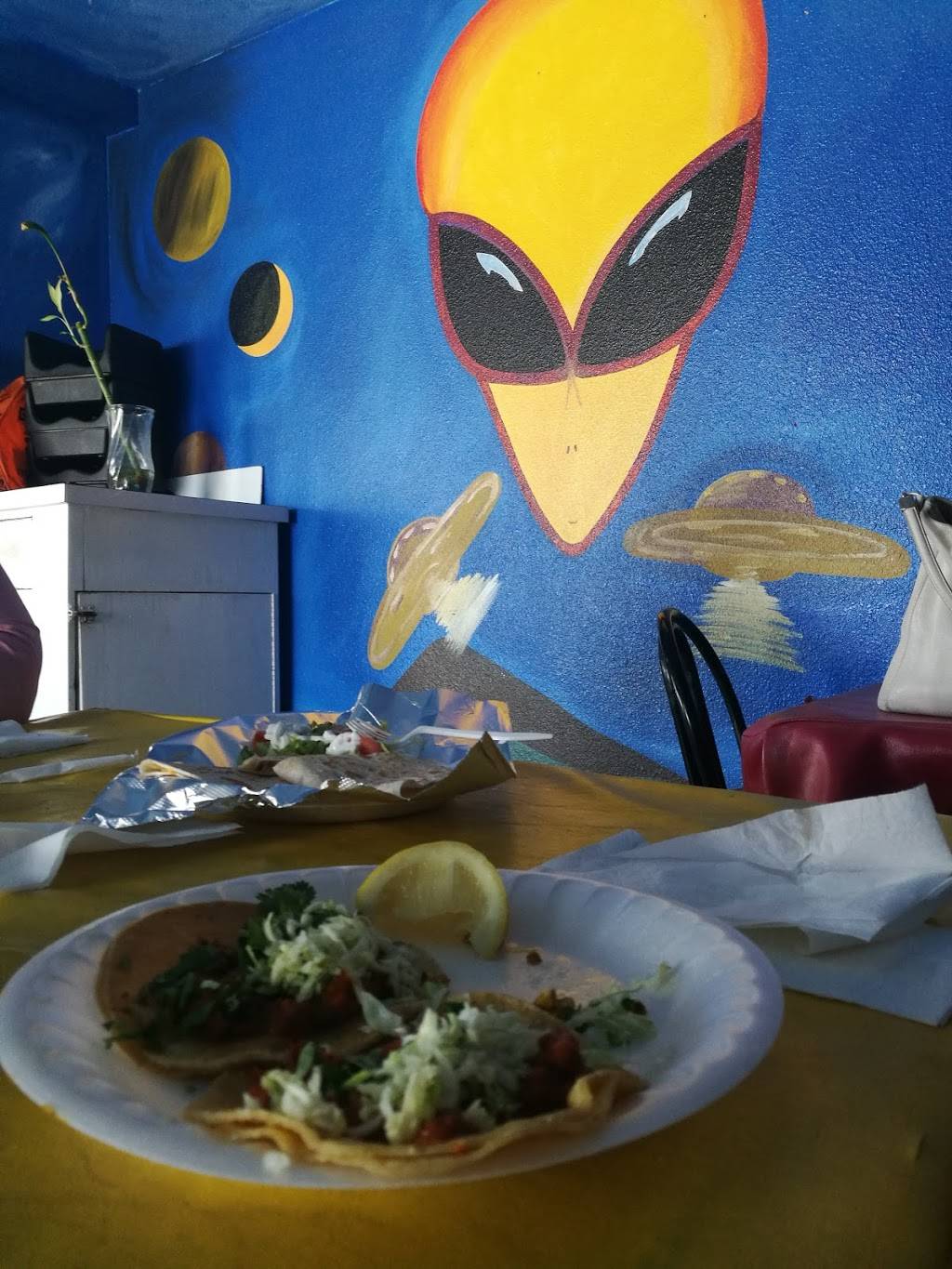 Tacos Galacticos | restaurant | 1223 E Houston Ave, Visalia, CA 93292, USA | 5596271106 OR +1 559-627-1106