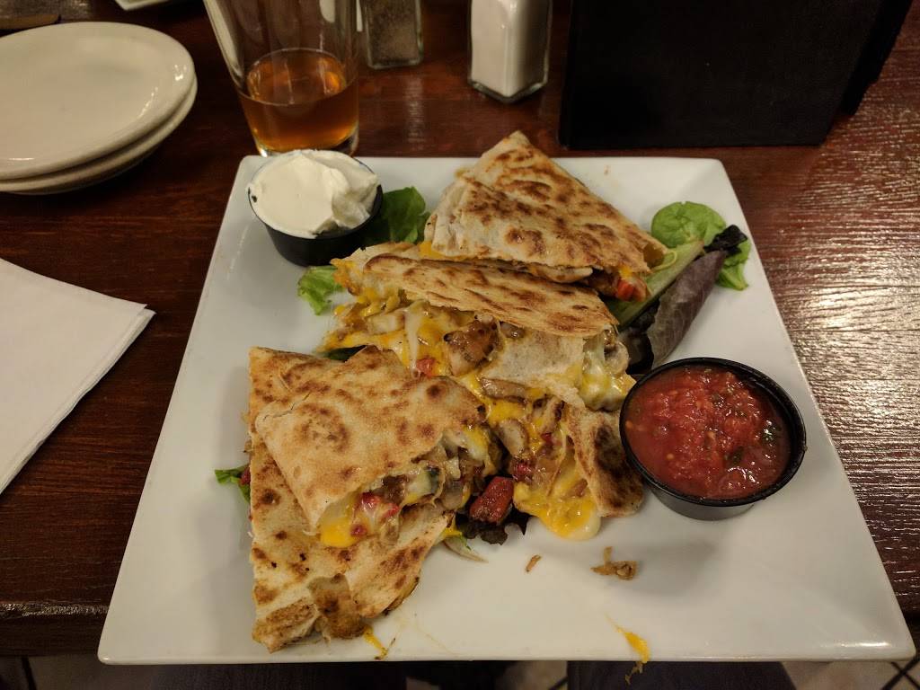 Greene Growlers | restaurant | 227 E Diamond Ave, Gaithersburg, MD 20877, USA | 2402616196 OR +1 240-261-6196