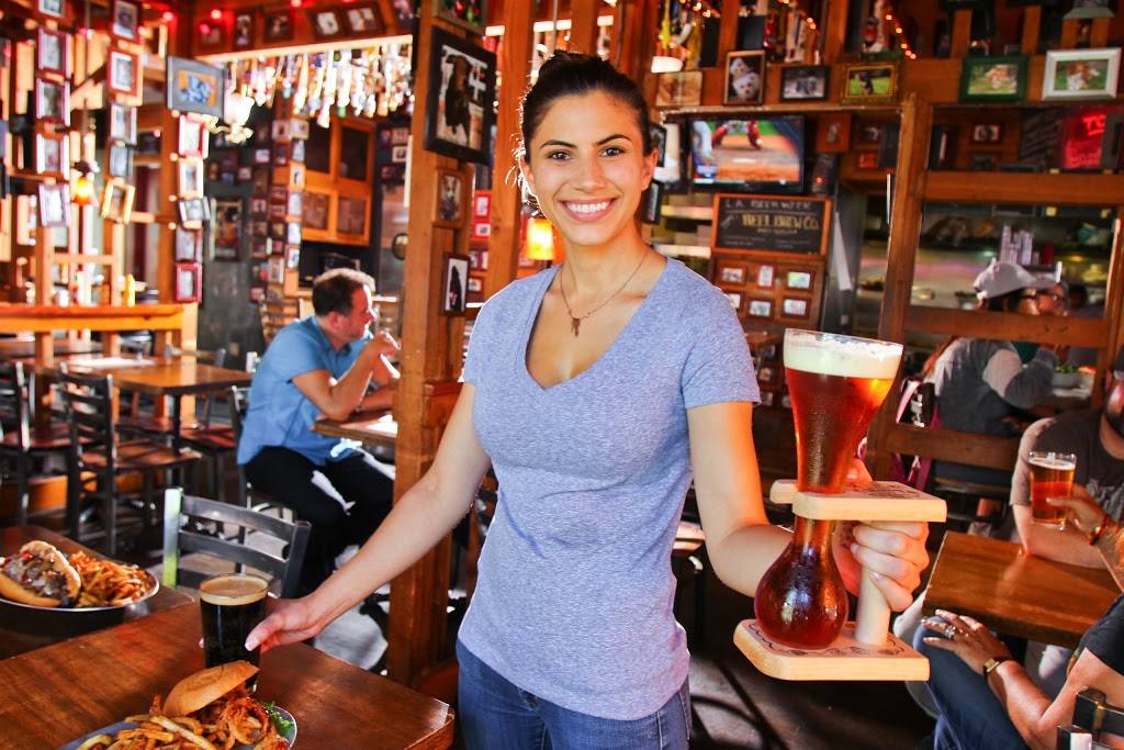 Blue Dog Beer Tavern | restaurant | 4524 Saugus Ave, Sherman Oaks, CA 91403, USA | 8189902583 OR +1 818-990-2583