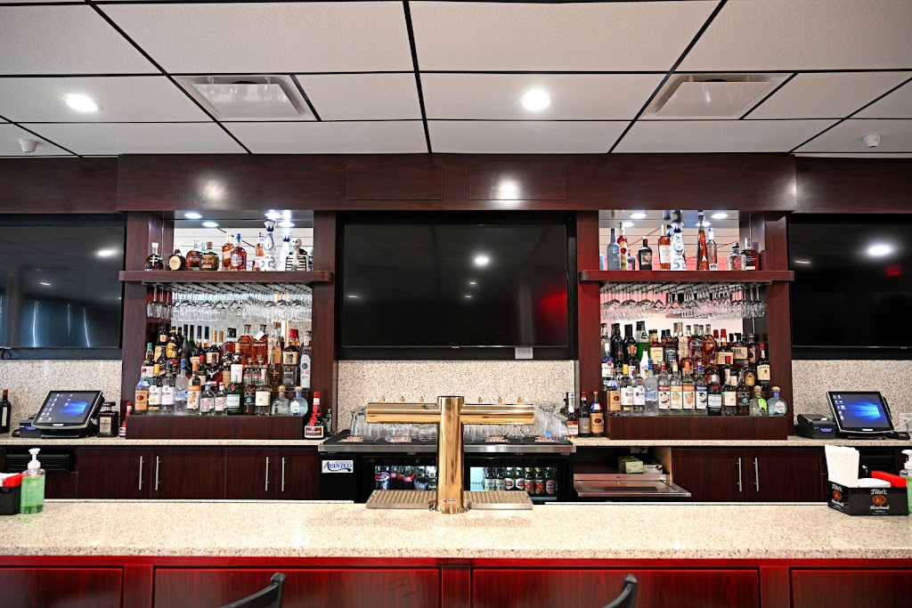 Brazas Restaurant & Bar | restaurant | 1383 Brentwood Rd, Bay Shore, NY 11706, USA | 6316474441 OR +1 631-647-4441