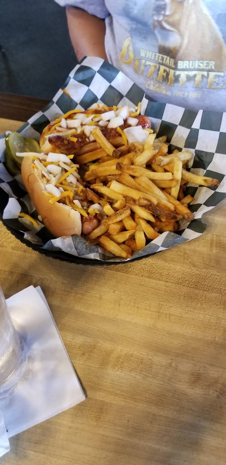 Railside Bar & Grill | restaurant | 8805 M-32, Elmira, MI 49730, USA | 2315463248 OR +1 231-546-3248