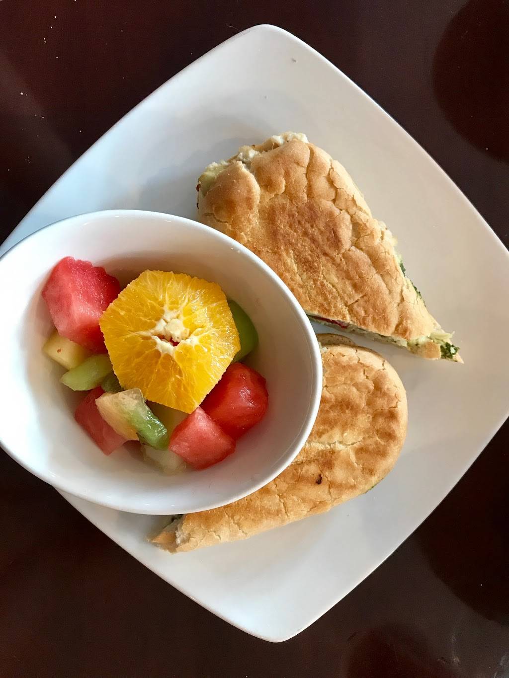 The Sit Down Cafe & Sushi Bar | restaurant | 1312 E 53rd St, Chicago, IL 60615, USA | 7733243700 OR +1 773-324-3700