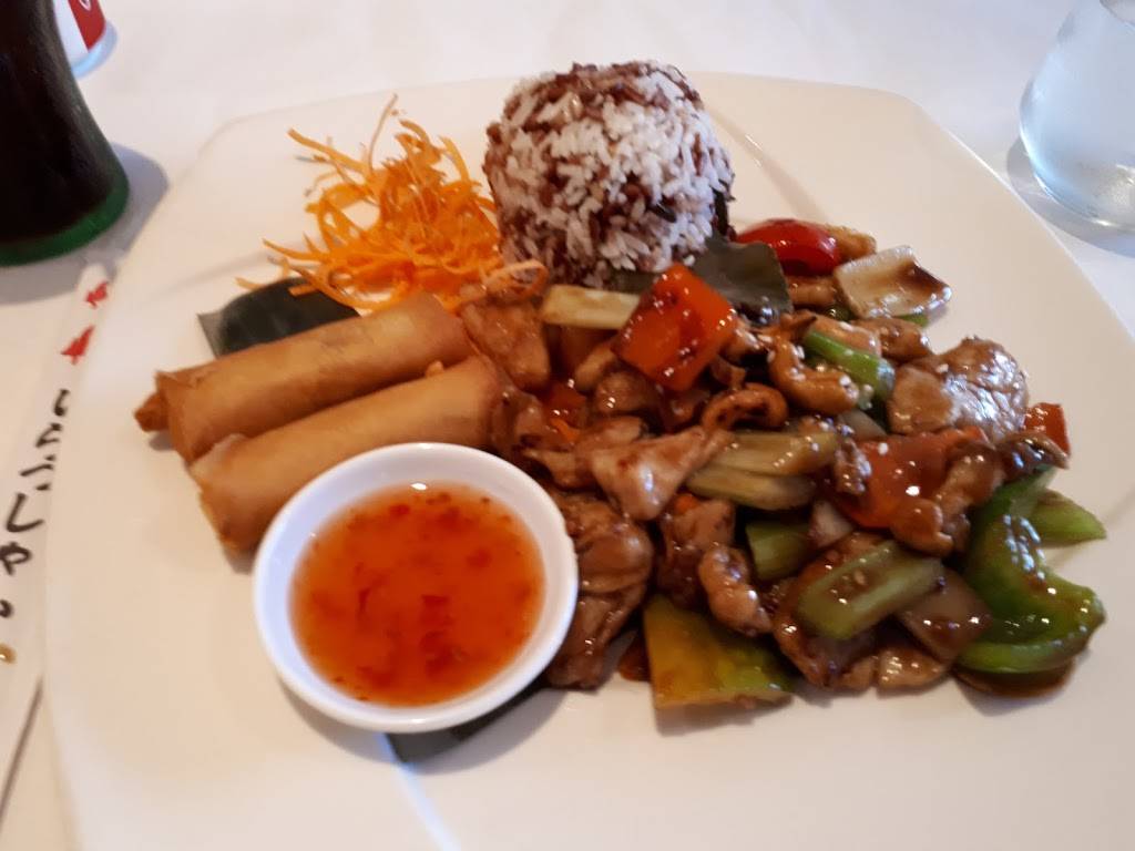 Lemongrass | restaurant | 1630 Bayview Ave, Toronto, ON M4G 3B7, Canada | 4163228202 OR +1 416-322-8202
