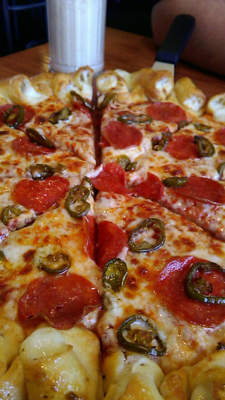 Pizza Hut | meal takeaway | 3701 Auburn St, Bakersfield, CA 93306, USA | 6618713400 OR +1 661-871-3400