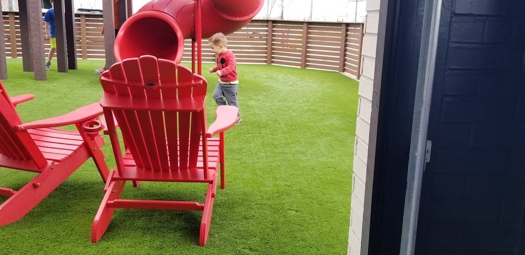 Hat Creek Burger Co. | restaurant | 3321 E Broad St, Mansfield, TX 76063, USA | 8174052979 OR +1 817-405-2979