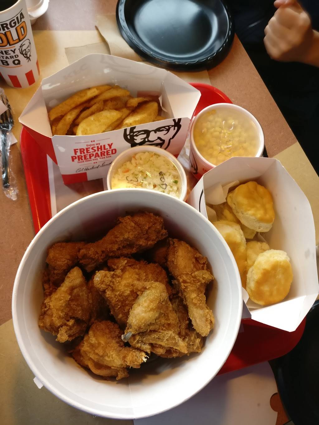 KFC | restaurant | 225 E Central Ave, Mackinaw City, MI 49701, USA | 2314365491 OR +1 231-436-5491