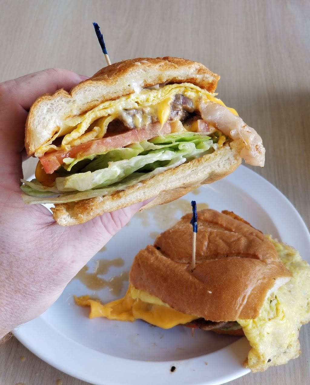 R Burgers Drive-Thru | restaurant | 1666 University Ave, Riverside, CA 92507, USA | 9517844350 OR +1 951-784-4350