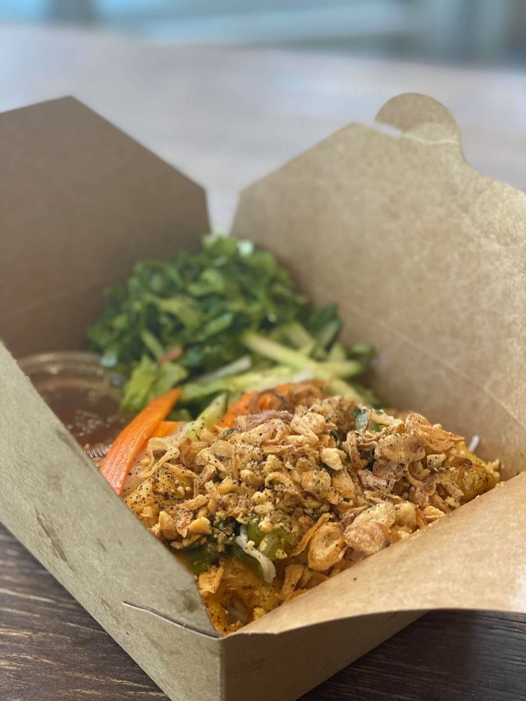 Anh-mazing Viet Kitchen | restaurant | 967 Rose Ave, North Bethesda, MD 20852, USA | 3013378310 OR +1 301-337-8310