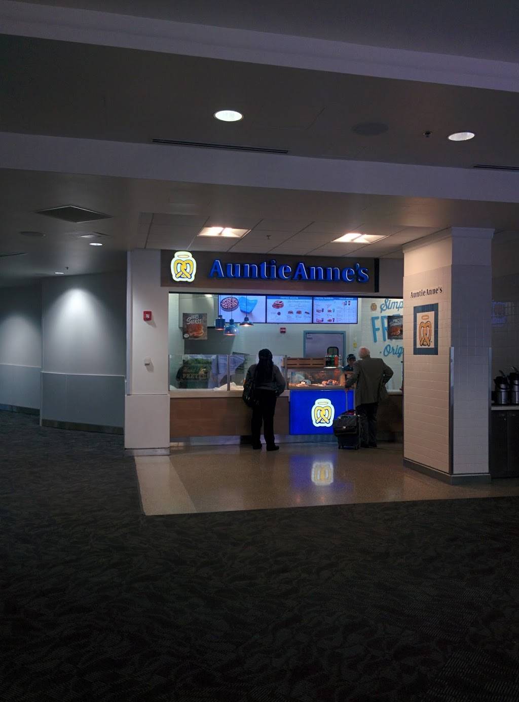 Auntie Annes | cafe | 10601 Tulip Ln, Potomac, MD 20854, USA | 4108595151 OR +1 410-859-5151