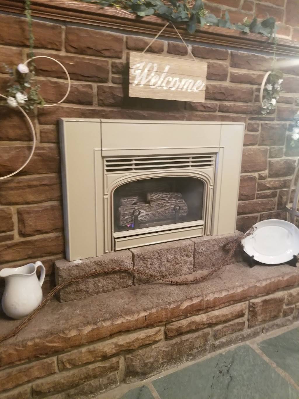 Adams Country Club | restaurant | 10700 US-11, Adams, NY 13605, USA | 3152324842 OR +1 315-232-4842