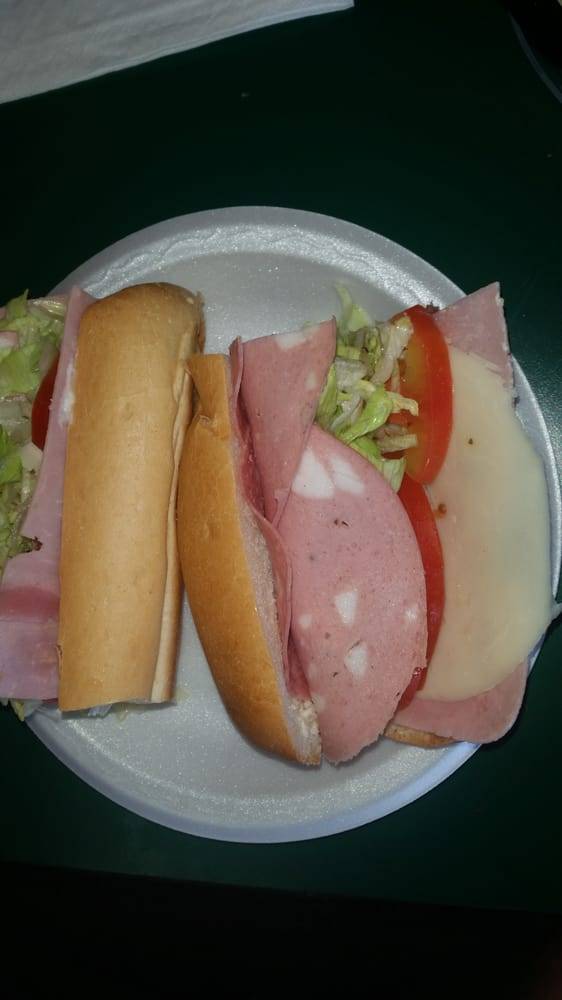 Ameci Pizza & Pasta | meal takeaway | 1941 N Rose Ave, Oxnard, CA 93036, USA | 8059811400 OR +1 805-981-1400