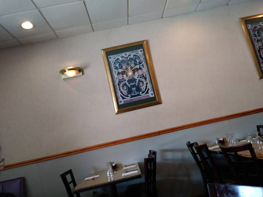 Luckys China Inn | restaurant | 5865 Robert Oliver Pl, Columbia, MD 21045, USA | 4109975454 OR +1 410-997-5454