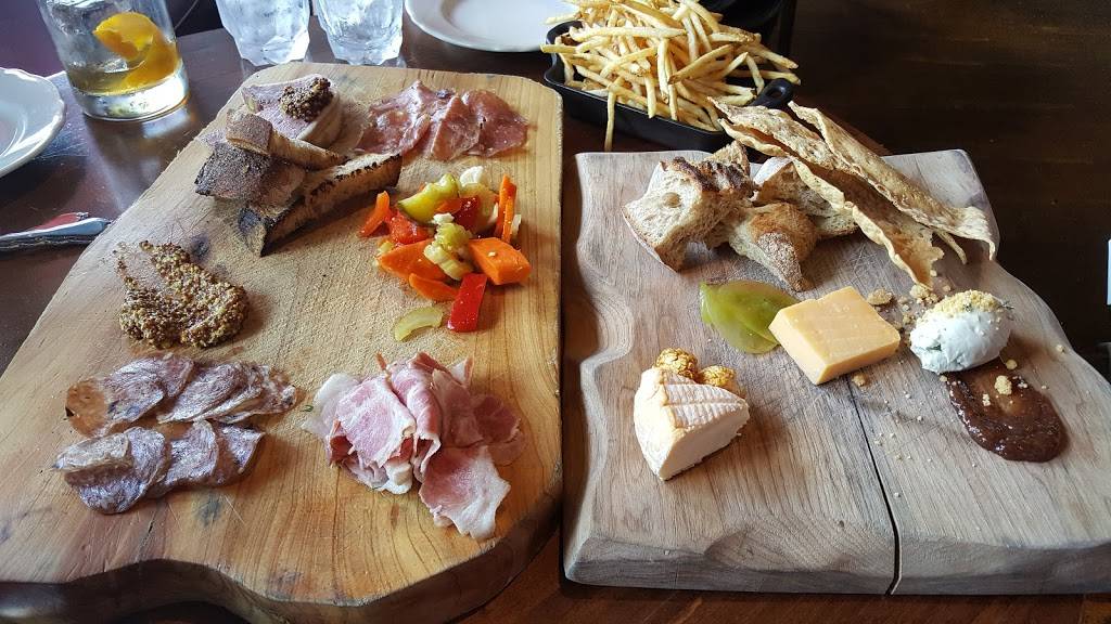 The Ravenous Pig | restaurant | 565 W Fairbanks Ave, Winter Park, FL 32789, USA | 4076282333 OR +1 407-628-2333