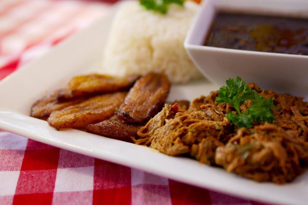 Central Park Food Station | restaurant | 10771 NW 58th St, Doral, FL 33178, USA | 7866210880 OR +1 786-621-0880