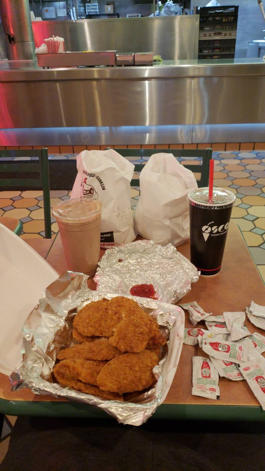 Oscars Frozen Custard | restaurant | 21165 E Moreland Blvd, Waukesha, WI 53186, USA | 2627989707 OR +1 262-798-9707