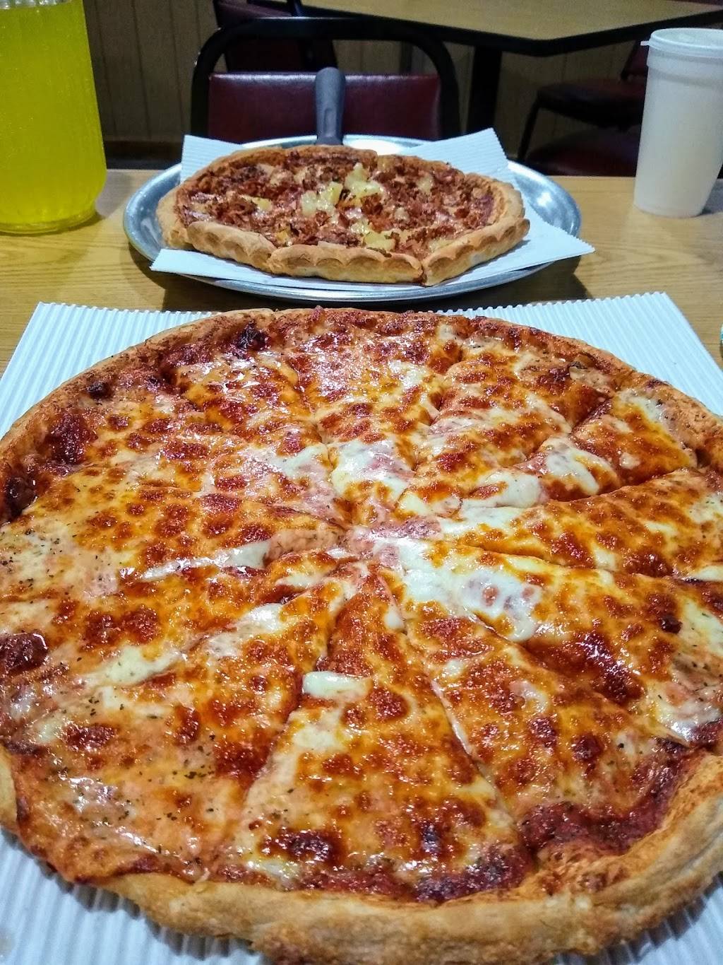 Pizza House | restaurant | 106 S Main St, Wellington, OH 44090, USA | 4406474348 OR +1 440-647-4348