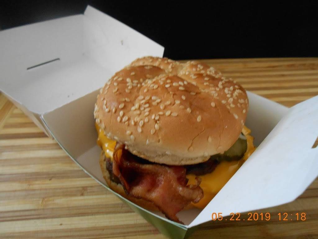 Nathans Famous Cape Coral | restaurant | 1897 Del Prado Blvd S, Cape Coral, FL 33990, USA | 2399451115 OR +1 239-945-1115